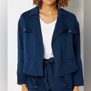 FRYE AND CO. Light weight utility, Pocketed drapery jacket. Blue. Small. NWT